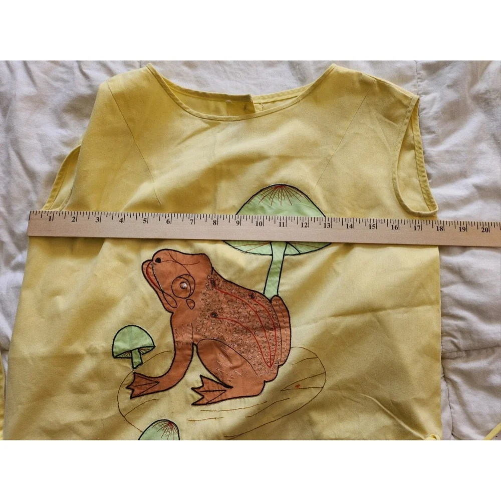 Small Yellow Embroidered Frog,‎ Mushrooms,  Apron,Grandwear, Pockets, Button Up